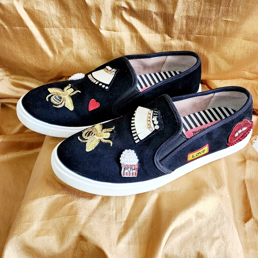 Betsey Johnson Coopers Embellished Slip on Black Mules Sz 10 Bee Shoes Sneaker